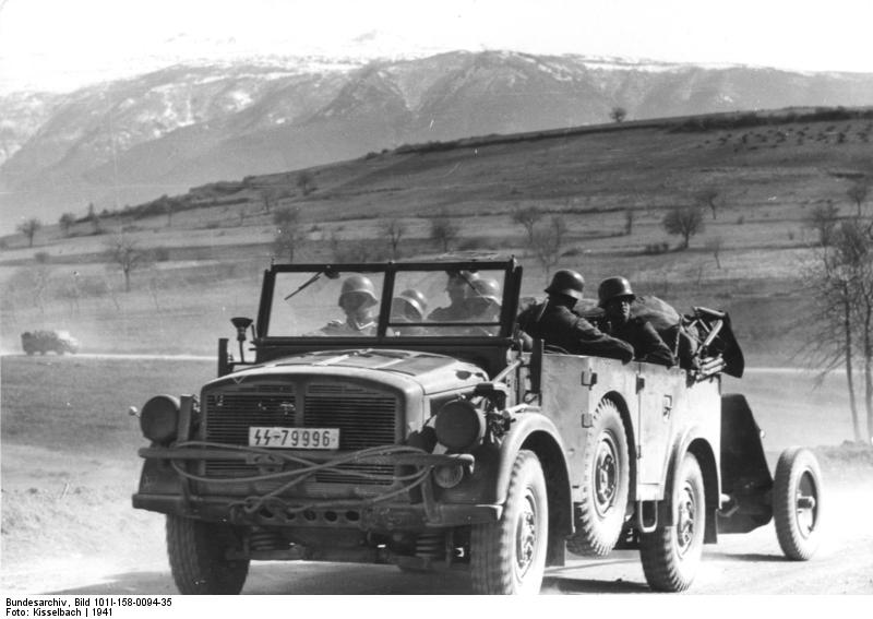 Bundesarchiv_Bild_101I-158-0094-35__Balkan__PKW_der_Leibstandarte_Adolf_Hitler.jpg